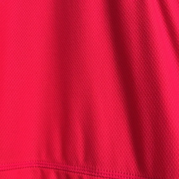 Athleta sun cover in dark pink - Picture 3 of 6